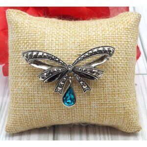 Beautiful Avon Silver Tone Studded Bow Brooch Blue Teardrop Dangle Crystal 2"